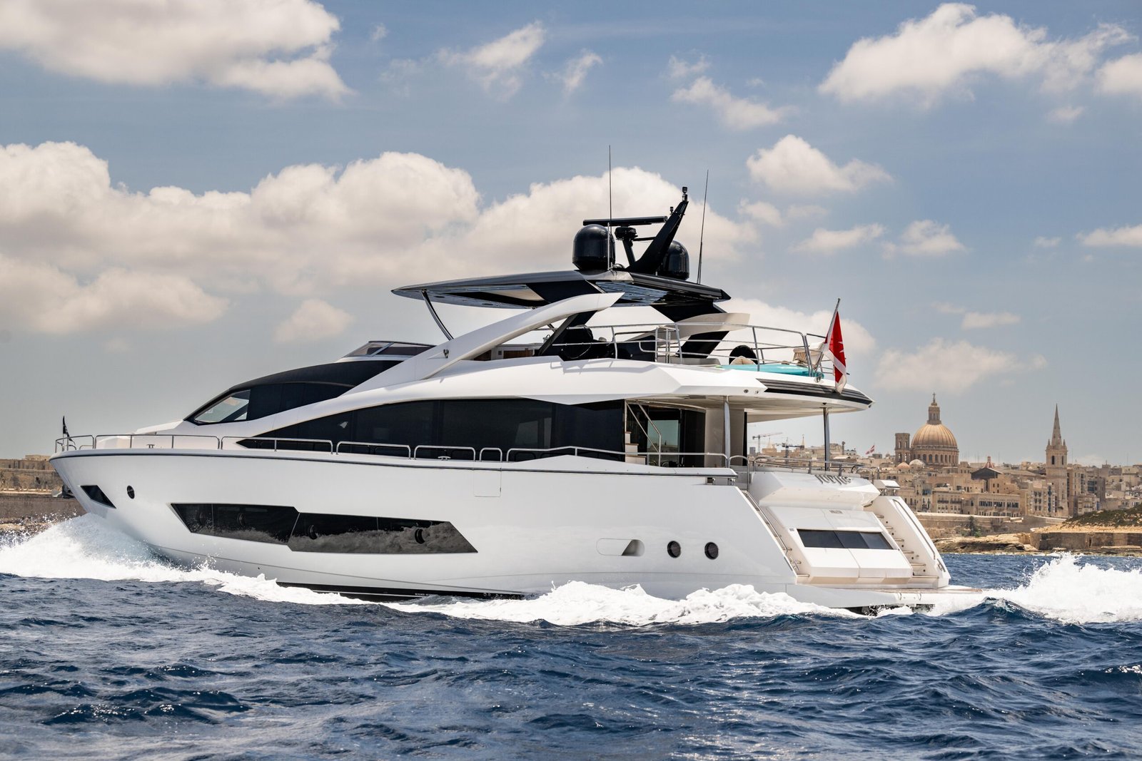 Sunseeker-86-Yacht-Jupju