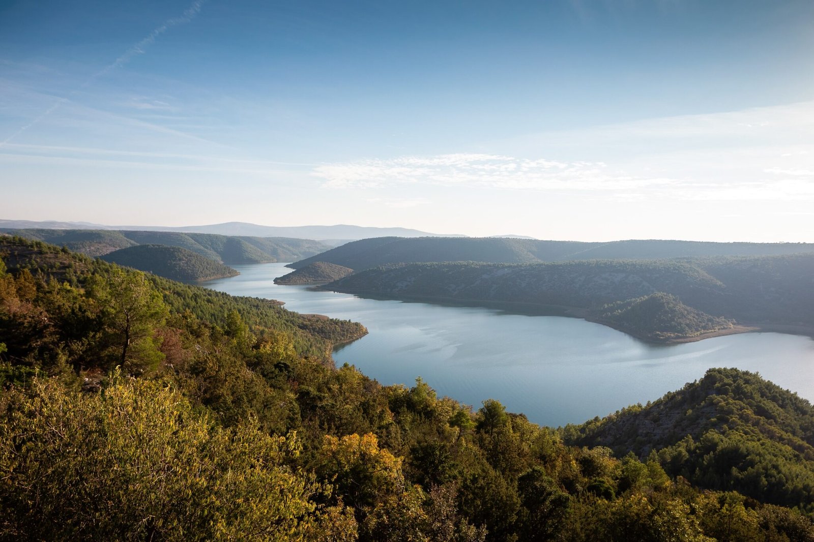 aerial-shot-viscovacko-lake-croatia-surrounded-with-amazing-nature-min-2048x1365