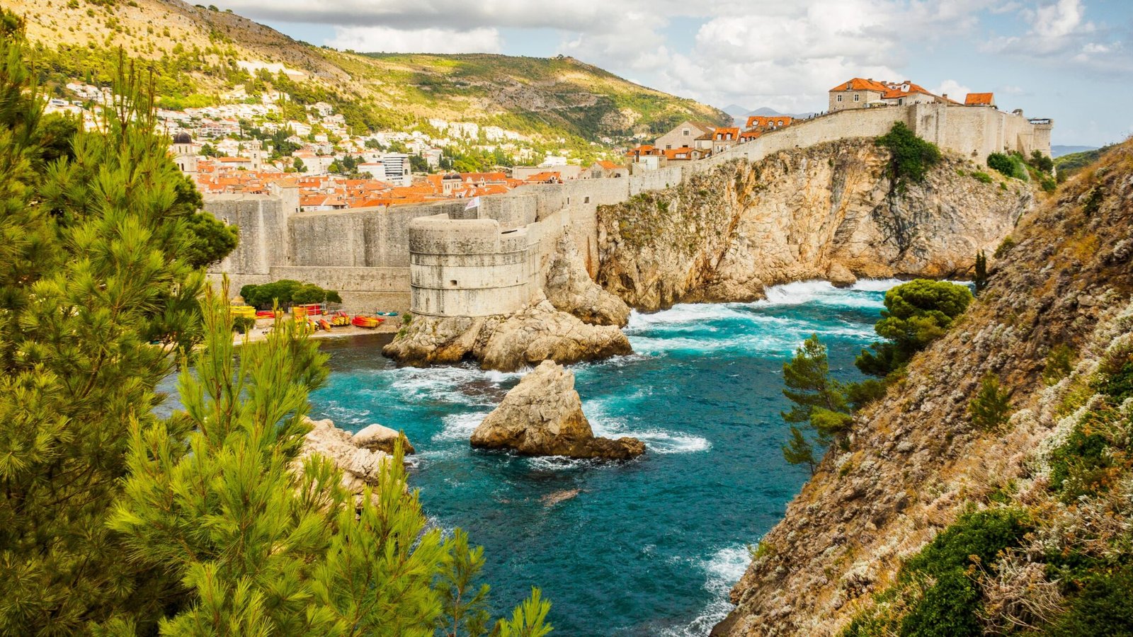 beautiful-scenery-juego-de-tronos-dubrovnik-croatia-during-daytime-min-2048x1152