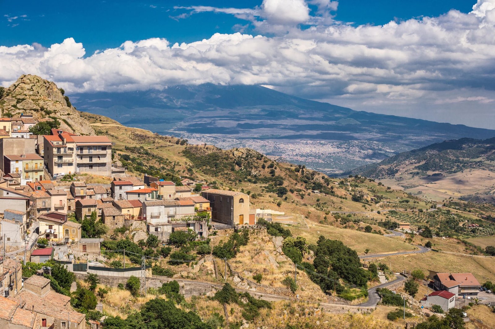 cesaro-bronte-towns-etna-volcano-sicily-italy-min-2048x1365