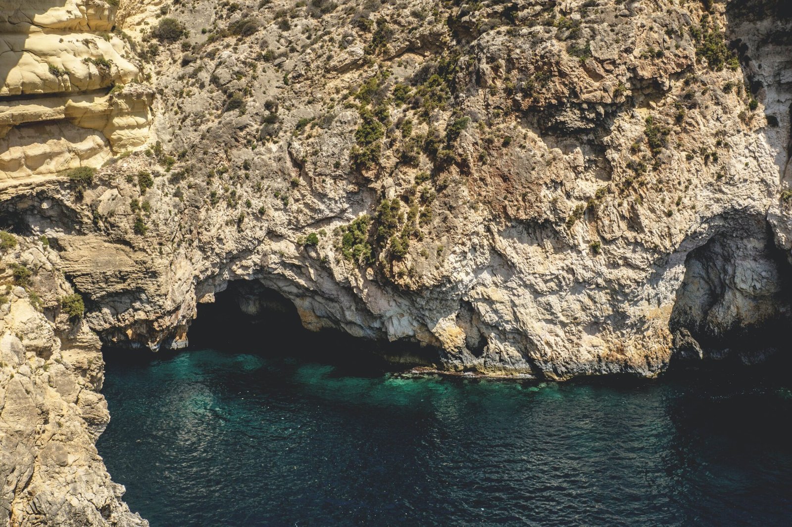 pexels-artur-roman-534465-min-2048x1365