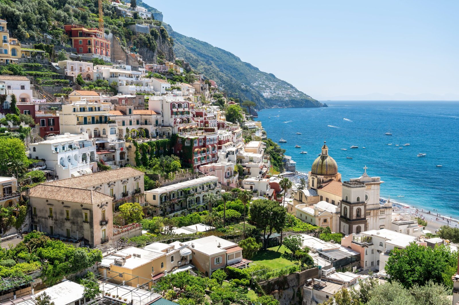 street-scape-positano-italy-min-2048x1363